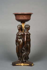 ATHÉNIENNE. Bronze patiné et doré. Porphyre d'Egypte. Vers 1810. Adjugé 14 000€