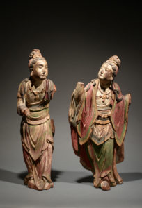 Paire de statuettes Boddhisattva. Epoque MING Adjugée 306 000€