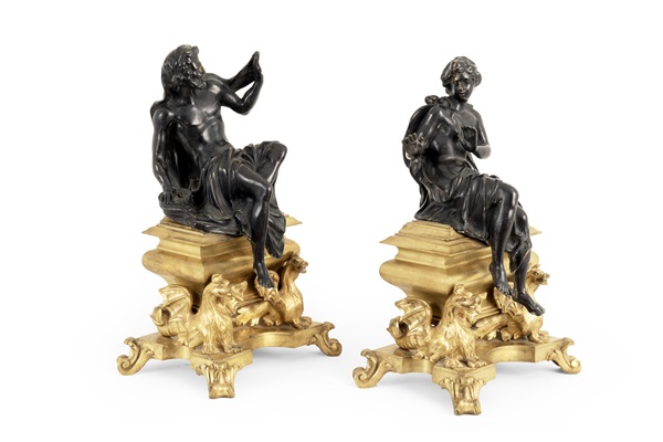 PAIRE DE CHENETS Bronze ciselé et doré Epoque du XIXeme Adjugé 2 600€