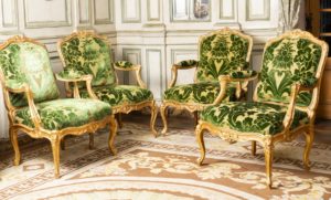 Suite de quatre fauteuils. Attribué à Louis CRESSON. Adjugé. 29 900€