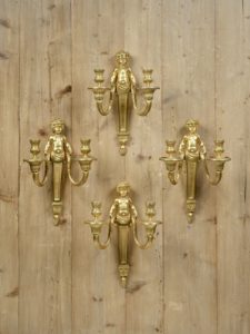 Suite de quatre appliques. bronze cisele et doré. Jean Louis Prieur. Epoque Louis XVI. 12 700€