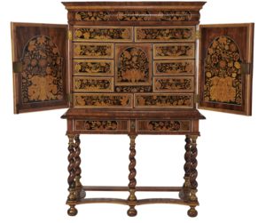 Cabinet au jasmin. William&Mary. Angleterre. Epoque du XVIIe
