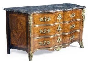 MONDON François. Commode à façade arbalète. Bronzes ciselés et dorés au mercure. Paris. Circa 1740