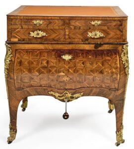 Jean - François OEBEN, attribué à. Table à transformation. Epoque Louis XV