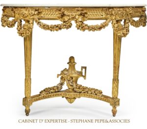 Paire de consoles demi-lune. Bois sculpté et doré. Epoque Louis XVI. Adjugé (avec frais) 29 900€